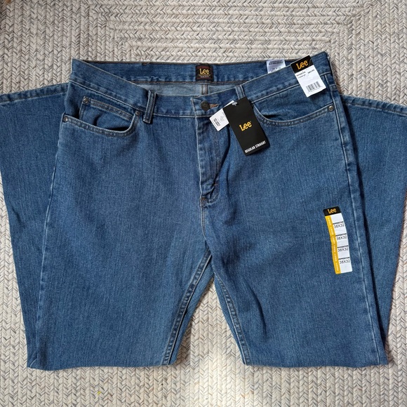 Lee Men's Classic Indigo Relaxed Jeans - Picture 1 of 7
